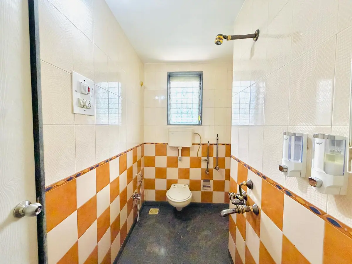 Modern bathroom in Elite Villa, a 4 BHK villa in Lonavala on rent
