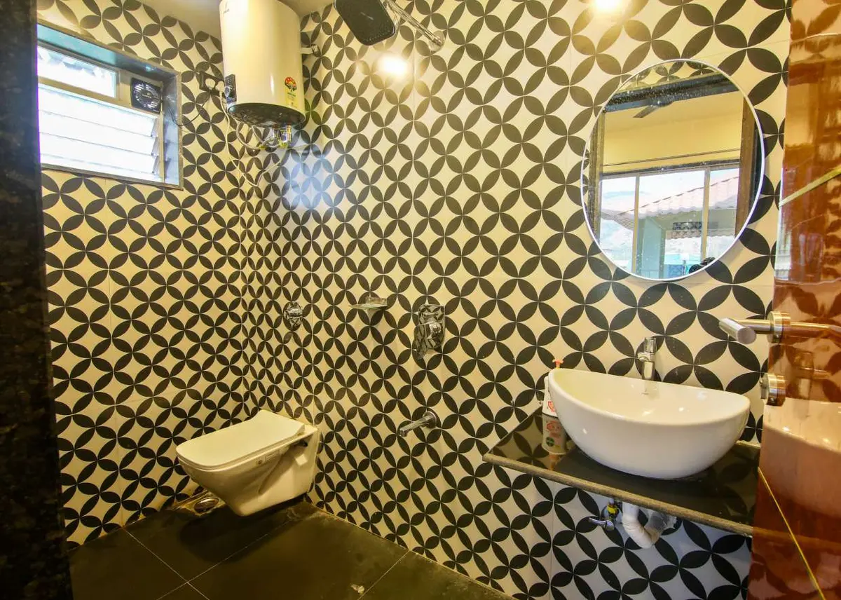 Modern bathroom in Shuubh Hillside 4BHK Villa, a 4 BHK villa in Lonavala on rent