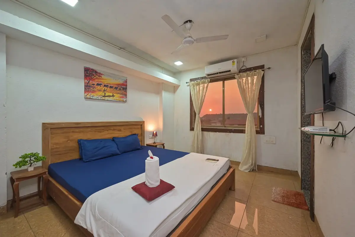 Air-conditioned bedroom in Shuubh Mountain Nest 6BHK Villa, a 6 BHK villa in Lonavala on rent